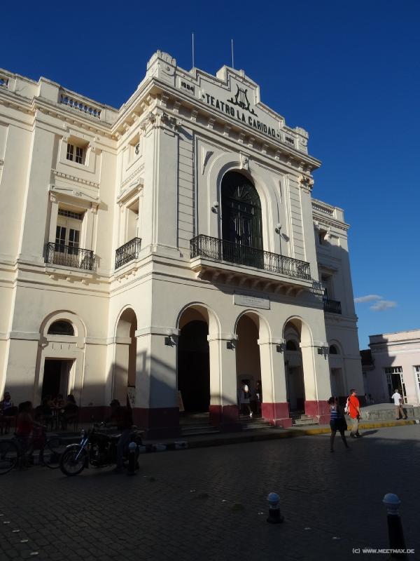 0383_Teatro