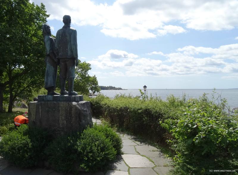 0247_Emigrants_monument