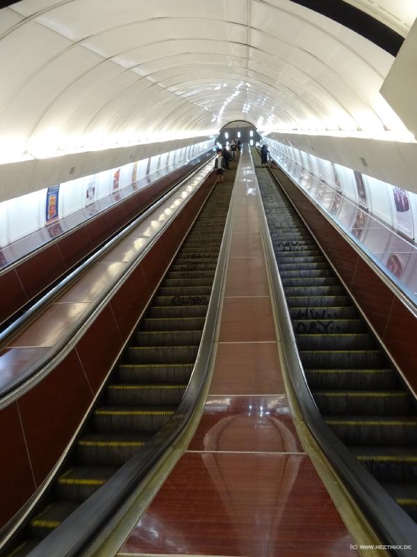 0086_Metro_escalator
